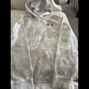 Under Armour pullover